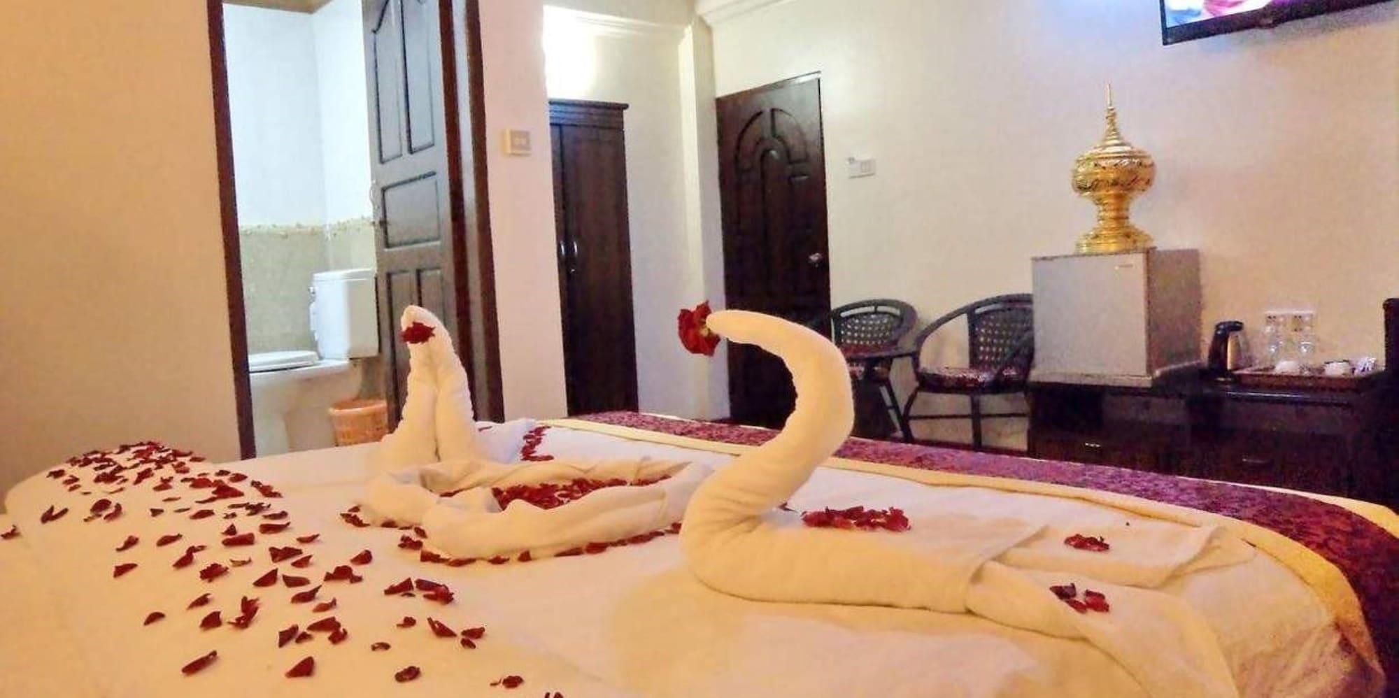 מנדלאי Hotel Sahara מראה חיצוני תמונה