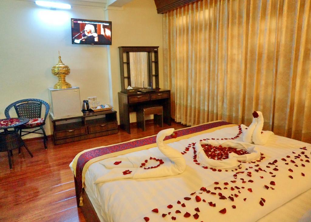 מנדלאי Hotel Sahara מראה חיצוני תמונה